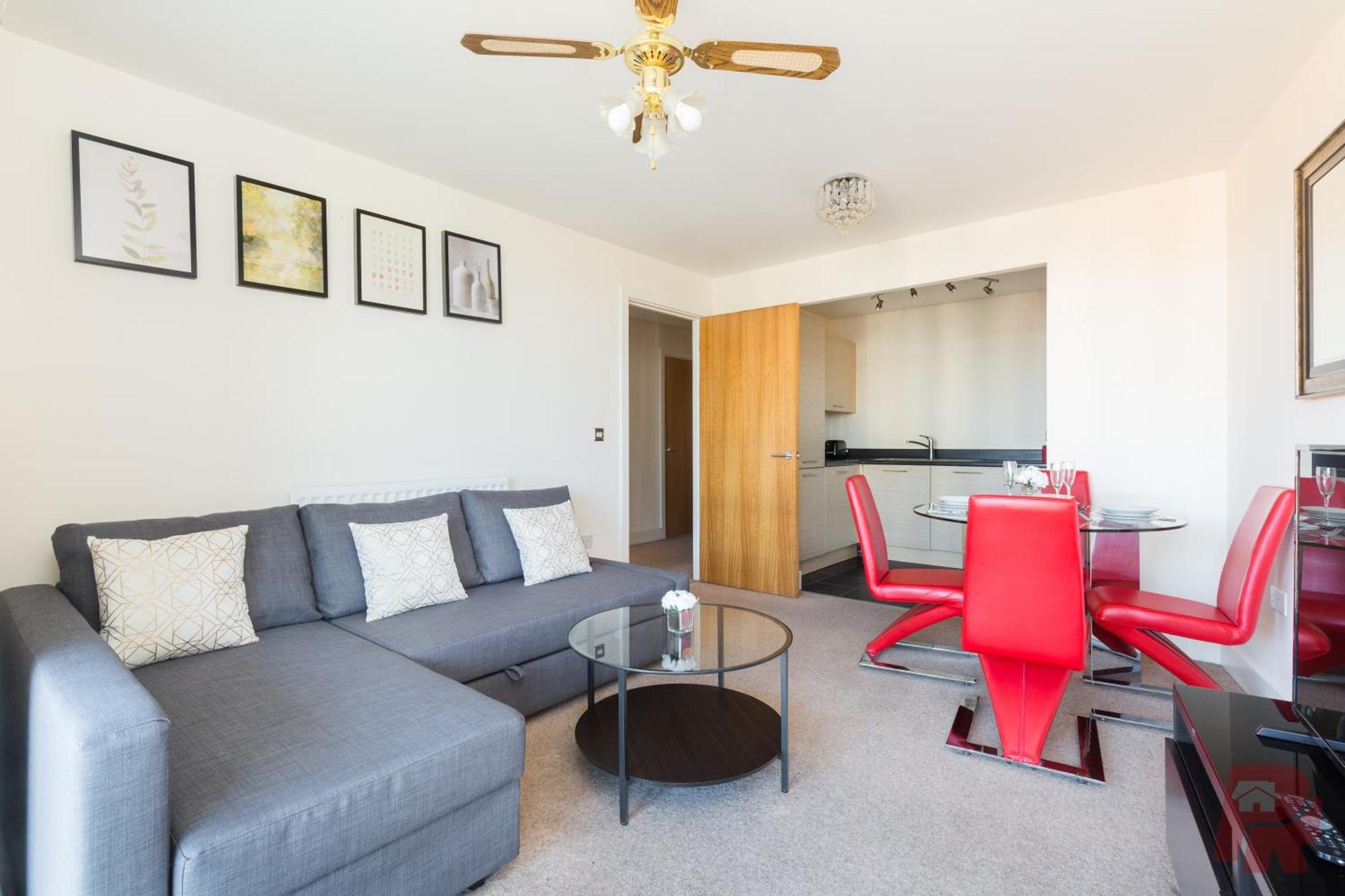 Birmingham City Apartment Skyline Views - Free Parking & Balcony Exterior foto